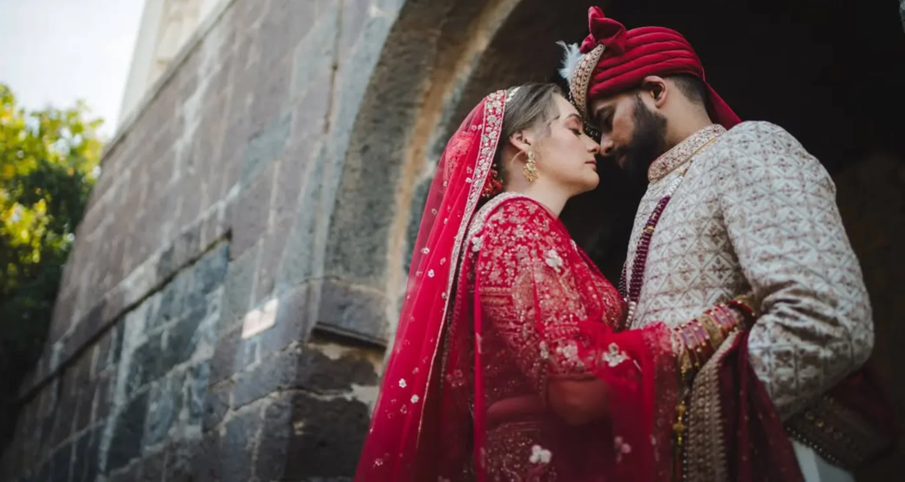 Bride and groom entrance at a royal fort wedding in Maharashtra