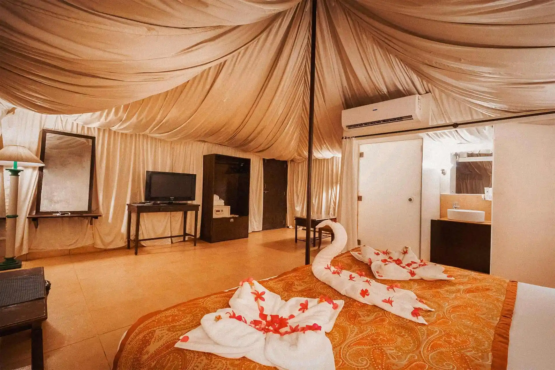 Chhavani royal tent at Fort JadhavGadh