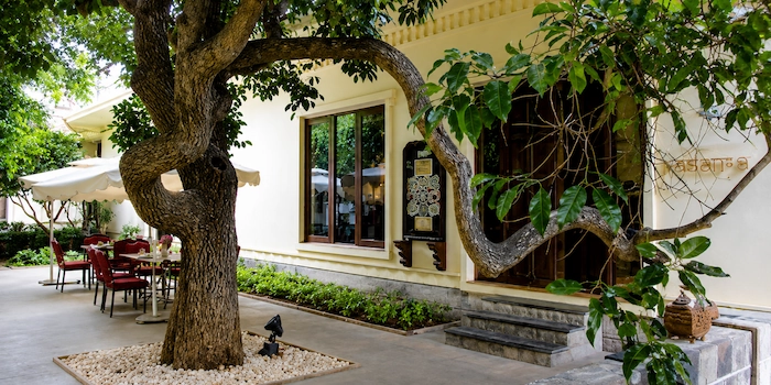 Cobbled heritage courtyard inside Fort JadhavGadh
