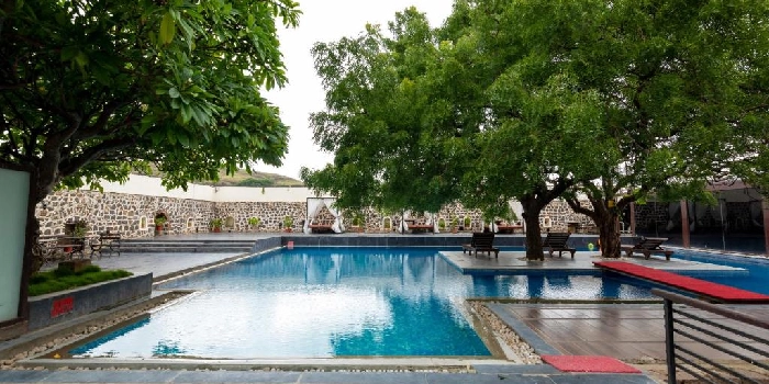 swimming pool at Fort JadhavGADH family friendly resort near Pune