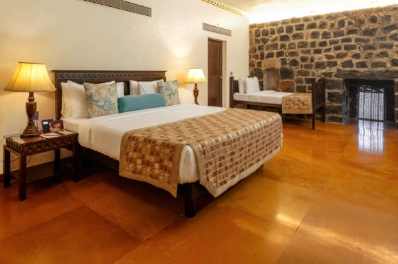 Heritage Stay at Fort JadhavGADH - Darbari Suite