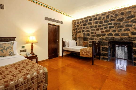 Tent Stay Near Pune - Darbari Suite at Fort JadhavGADH