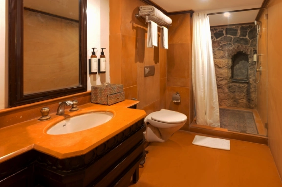 Tent Stay Near Pune - Darbari Suite at Fort JadhavGADH