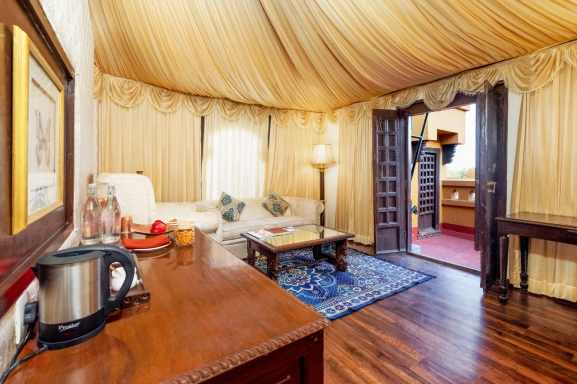 Fort JadhavGADH Resort near Pune Gateway - Museum Suite