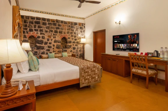 Luxurious Staycation Near Pune - Varsha Suite